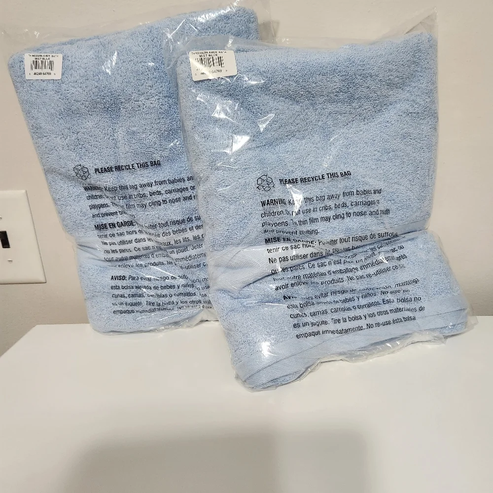 Tommy Hilfiger Light Blue Bath Towel Set